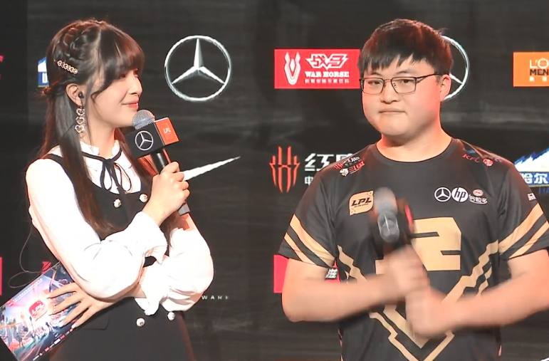 JackeyLove回归赛场，精彩发挥首场状态亮眼，巴塞罗那观众沸腾！的简单介绍